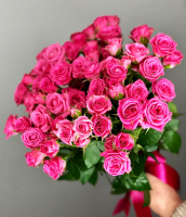 9 кустовых роз 40 см