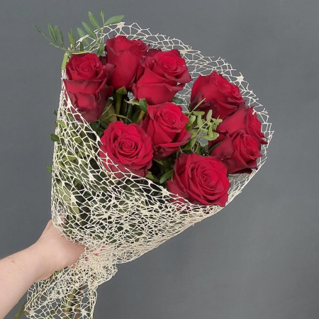 Букет_9 роз Эквадор в сетке