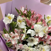 Букет_13 альстромерий