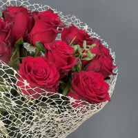 Букет_9 роз Эквадор в сетке